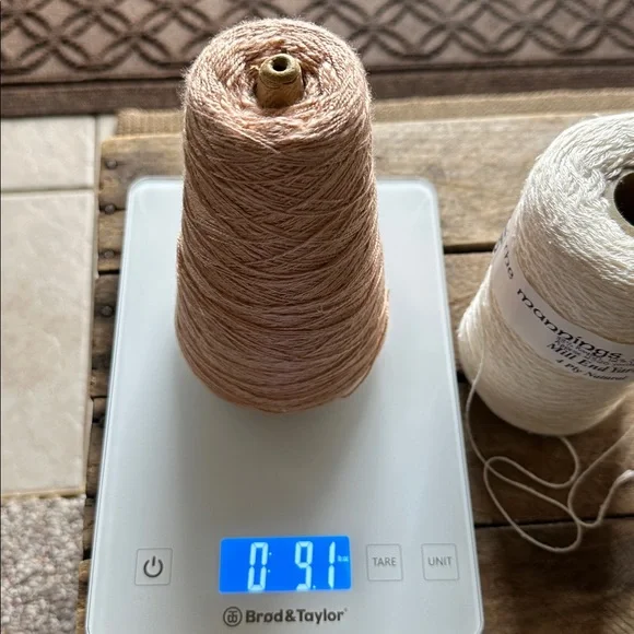 Rayon yarn on cones - Picture 5 of 10